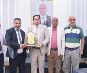 وزير الشباب والرياضة يكرّم رجل الأعمال "الصويدر" تقديرًا لدعمه المستمر للرياضة الوطنية