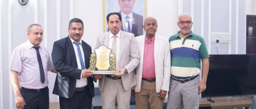 وزير الشباب والرياضة يكرّم رجل الأعمال "الصويدر" تقديرًا لدعمه المستمر للرياضة الوطنية