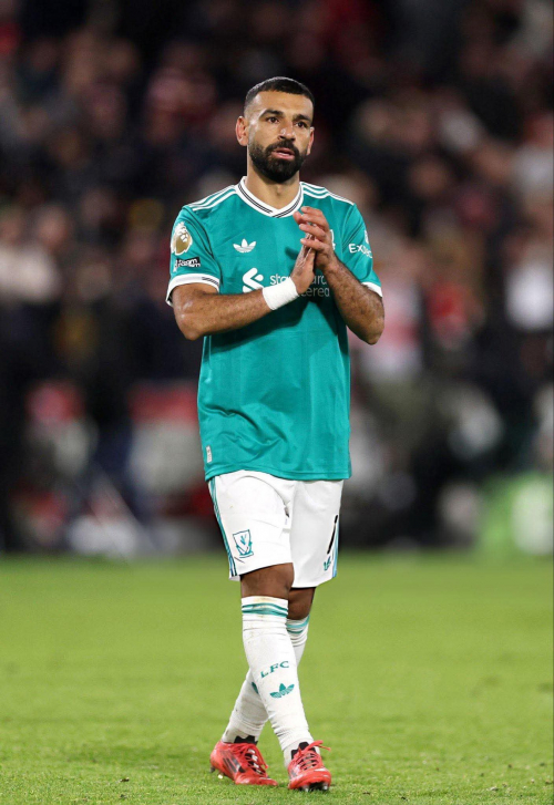ما الذي يبقي محمد صلاح في ليفربول إلى اليوم؟!