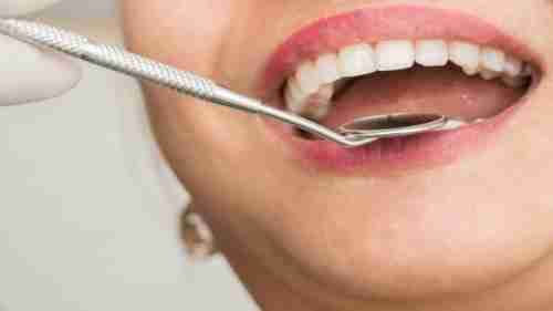   علامة تحذيرية تشير إلى مرض سرطان الفم القاتل