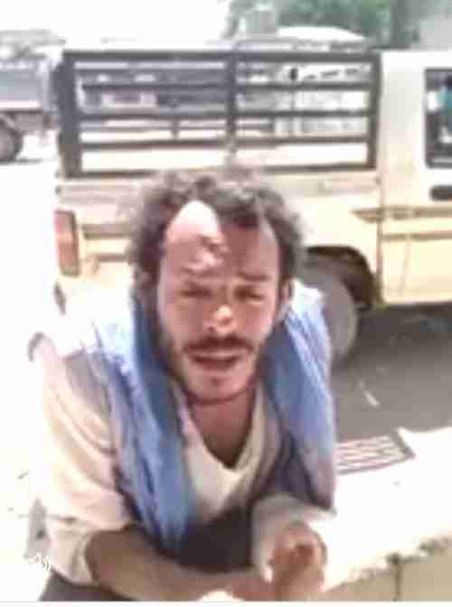 أصوات شجية لرجلين من ابناء ابين وإحساس يفتقر له كثير من المشاهير .. فيديو