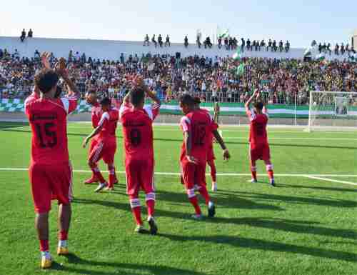 الجماهير التلالية تطالب اللاعبين تحقيق المركز الثاني في بطولة عدن الممتاز .. وإلا