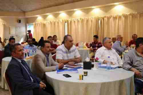 عدن.. UNOPS تُقيم جلسة تشاورية حول مشروع الطارئ للنقل والمواصلات في اليمن