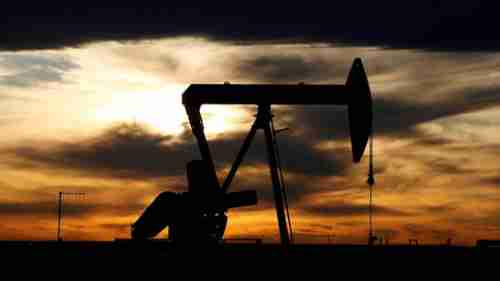 أسعار النفط تهبط إلى أدنى مستوى في 3 أشهر