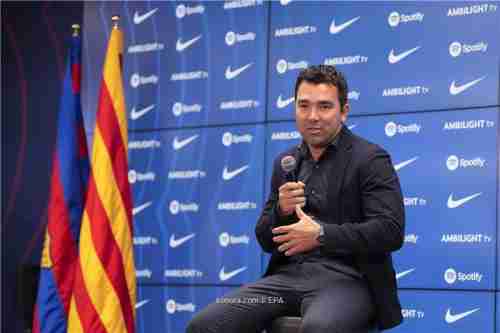 ديكو يؤجل حسم مصير ثنائي برشلونة