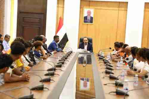 محافظ حضرموت يجهز منتخب اليمن للمشاركة في غرب آسيا للناشئين 