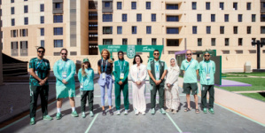 أُنس ودنيا تزوران قرية الرياضيين