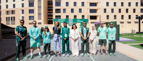 أُنس ودنيا تزوران قرية الرياضيين