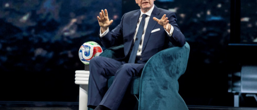 رسميّا.. "فيفا" يطلق جائزة السلام