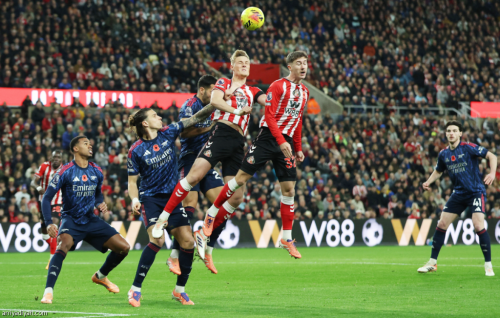 في «ملعب النور».. سندرلاند يوقف هيمنة أرسنال على الصاعدين