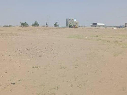 بدء العمل بأرضية نادي الحسيني في لحج 