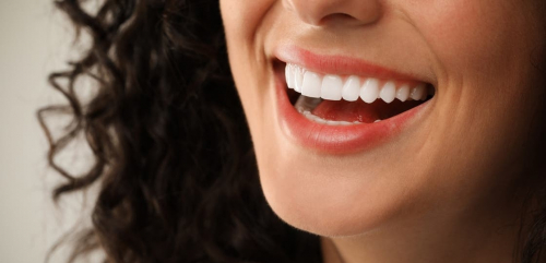 وداعاً للتسوس.. علماء يكتشفون طريقة لإعادة نمو مينا الأسنان