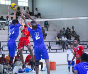 وحدة تريم يستعيد صدارة المجموعة الأولى بفوزه على هلال السويري في البطولة التنشيطية للكرة الطائرة بوادي حضرموت