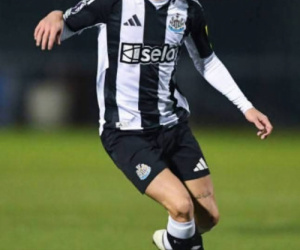 مصادر رياضية غير مؤكدة: موهبة نيوكاسل الانجليزي "دارين بالمر" قد يوافق على تمثيل المنتخب اليمني 