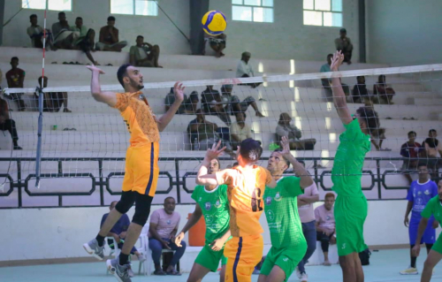 طائرة القطن ينتزع فوز صعب بعد مباراة ماراثونية امام الاتفاق بالحوطة في البطولة التنشيطية لكرة الطائرة بوادي حضرموت