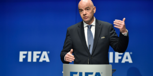 «فيفا» يرصد الإساءات ويبلغ «الإنتربول»