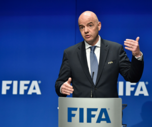 «فيفا» يرصد الإساءات ويبلغ «الإنتربول»