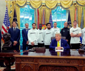 خطوة تاريخية للأسطورة.. رونالدو في البيت الأبيض