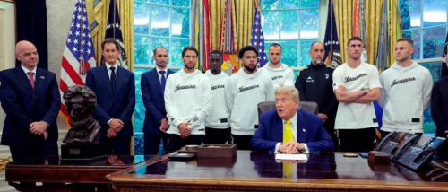 خطوة تاريخية للأسطورة.. رونالدو في البيت الأبيض