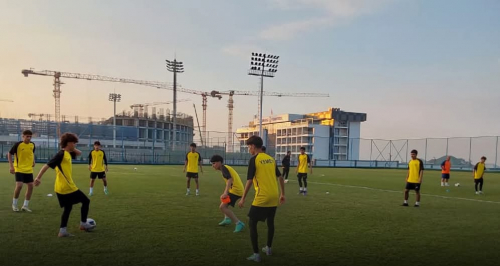 منتخب اليمن للناشئين يبدأ أولى حصصه التدريبية في بيشكيك استعداداً للاستحقاقات القادمة