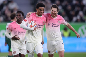 ليفركوزن يستعيد التوزان.. ودورتموند يتعثر بالتعادل.. وفرانكفورت يلقبها على كولن