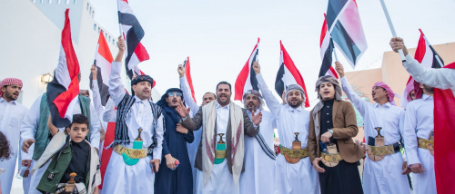 مئات المشجعين من قطر وأنحاء المنطقة يشاركون في مسيرة احتفالية بمونديال العرب قطر 2025