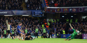 تشيلسي يسقط برشلونة بثلاثية