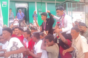 لحج تحتفي بعودة بطلها يونس حسين ناصر… وتتوج إنجازات صالح الخضر في المحافل الخارجية