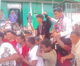 لحج تحتفي بعودة بطلها يونس حسين ناصر… وتتوج إنجازات صالح الخضر في المحافل الخارجية