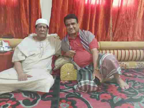 الدكتور ( سعيد الشماسي ) يطمئن على صحة الفنان ( علي العطاس)  !!