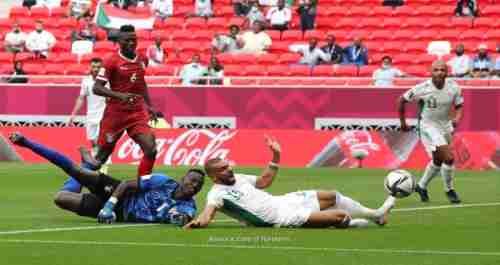 الجزائر تضرب السودان برباعية في كأس العرب