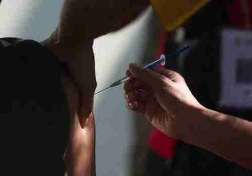 ليس كورونا.. فيروس آخر يثير القلق: يتحور واللقاحات غير فعّالة