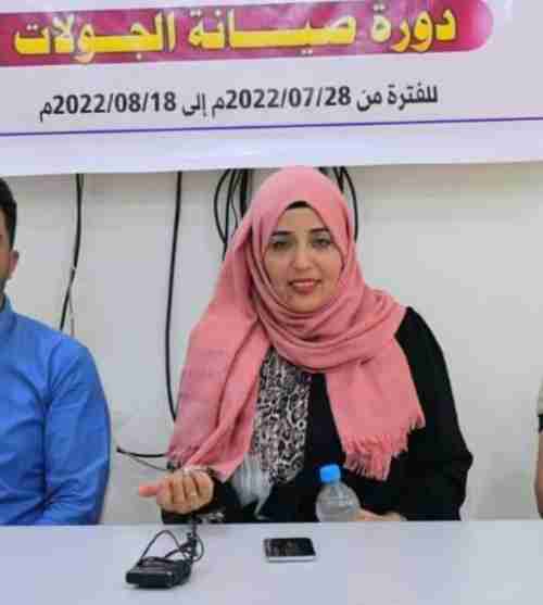 وزارة الشباب والرياضة تعلن عن إقامة ورشة تطبيقية للفتيات المشاركات في دورة صيانة وبرمجة الجوالات.