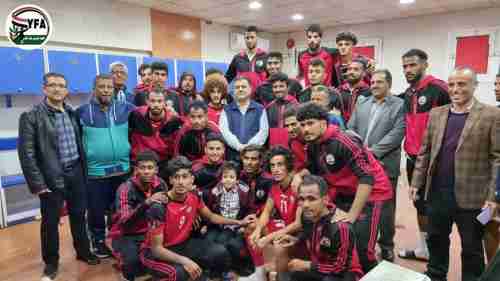 العيسي يمنح كل لاعب في منتخب اليمن عشرة ألف جنيه مصري 