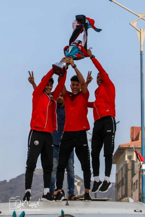 العاب نارية تضيء سماء العاصمة عدن.. 