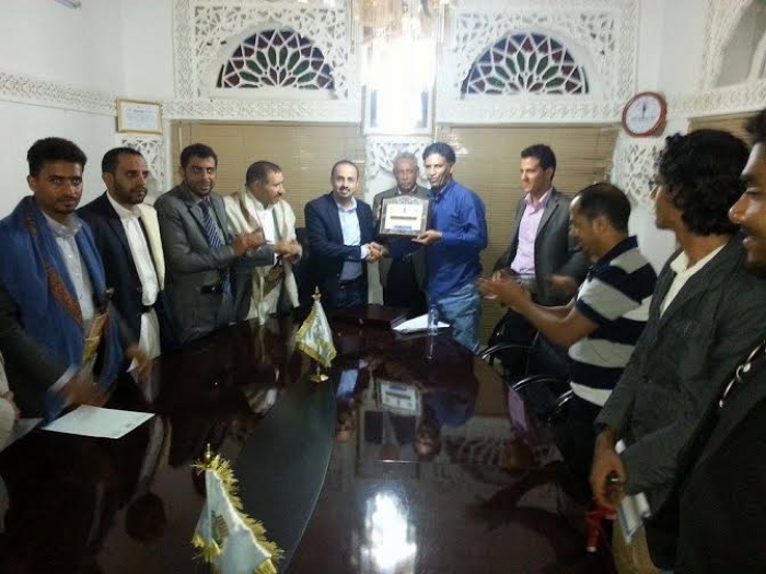 وزير الدفاع يكرم وزير الشباب والرياضة