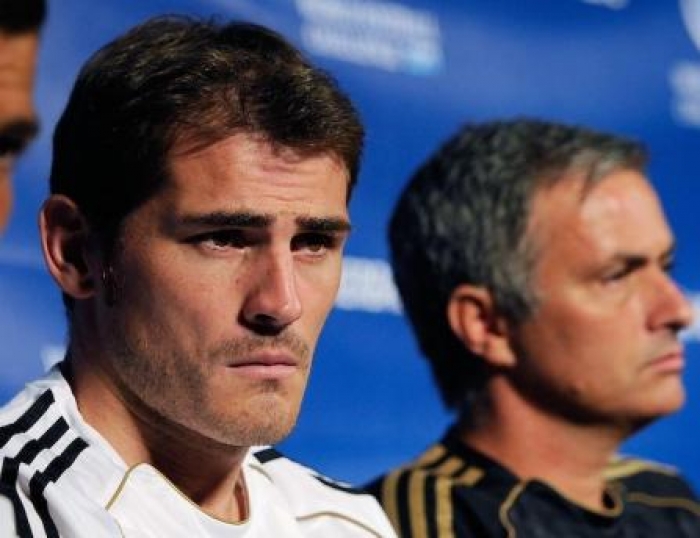كاسياس يطرد انصار مورينيو من ريال مدريد
