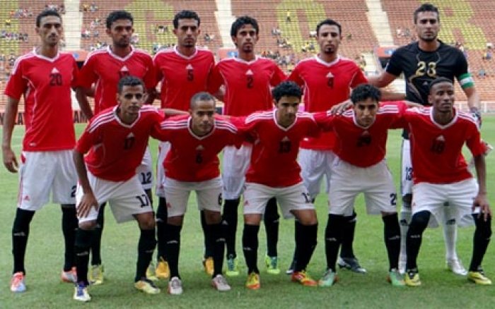 منتخب اليمن يغادر إلى البحرين لمواجهة العراق ودياً الجمعة في المنامة