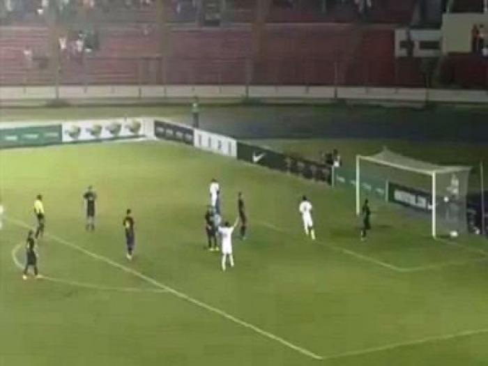بالفيديو.. ريال مدريد يهزم برشلونة في "كلاسيكو" الأساطرة