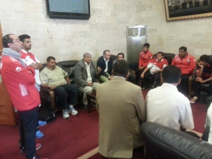 من هو الذي استقبل منتخب شباب اليمن في مطار صنعاء.. وماذا قال للبعثة؟ ( تفاصيل وصــور)