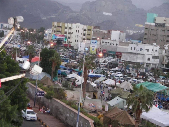 الشرق الاوسط : تزايد اعداد المعتصمين في عدن بشكل كبير