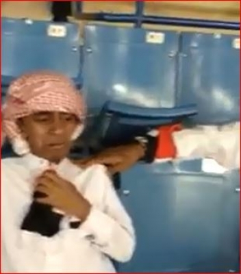 شاهد بالفيديو: طفل يبكي بحرقة بعد خسارة اليمن أمام السعودية في مدرجات الملك فهد