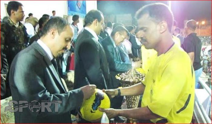 اسباب مبهمة ترغم الدولي بزعل على اعتزال التحكيم