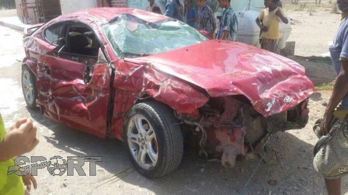 شاهد الصورة: اصابة حراس نادي التلال في حادث مروري مروع على طريق عدن الحديدة
