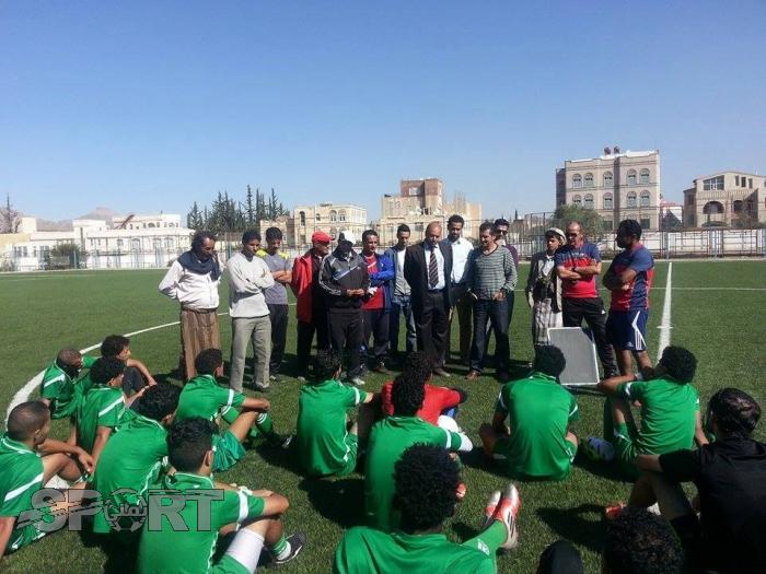 رئيس الزعيم يحفز الامبراطور