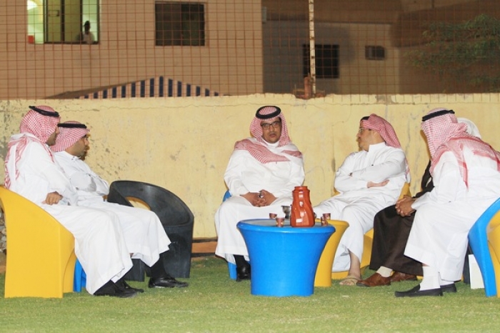 رئيس التعاون وأعضاء الشرف يحفزون الفريق للفوز على الأهلي