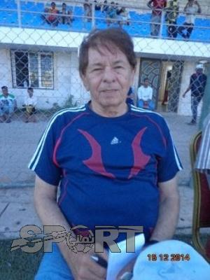 ماذا يفعل مدرب براعم اليمن في عدن .. تابع رحلته بالصــور !!