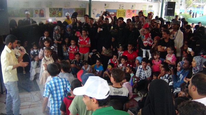 تدشين خيمة عدن التوعوية بمشاركة العشرات من الشباب والاطفال