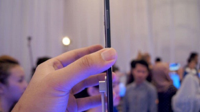 سامسونج تكشف عن أنحف هواتفها الذكية بسماكة 6.3 ميليمترات