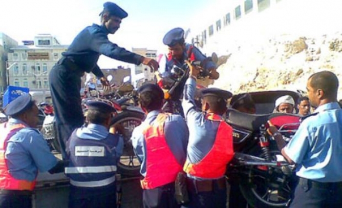 حكومة عدن المحلية تمنع حركة الدراجات النارية